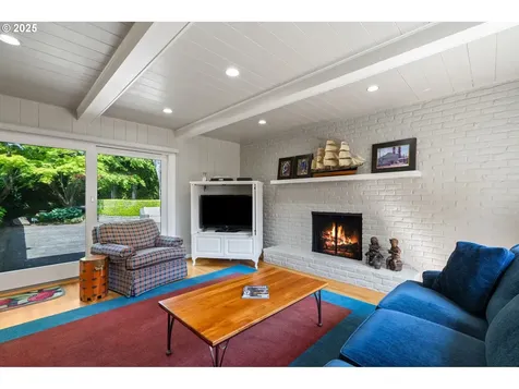 7865 SW Broadmoor Terrace Portland OR 97225