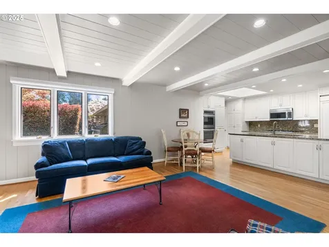 7865 SW Broadmoor Terrace Portland OR 97225