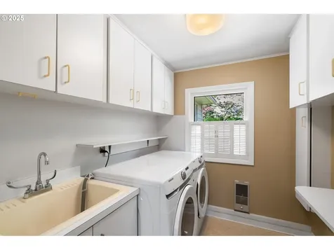 7865 SW Broadmoor Terrace Portland OR 97225