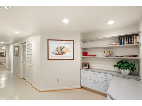 7865 SW Broadmoor Terrace Portland OR 97225
