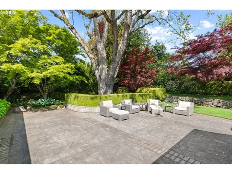 7865 SW Broadmoor Terrace Portland OR 97225