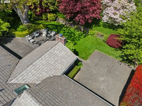 7865 SW Broadmoor Terrace Portland OR 97225