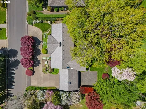 7865 SW Broadmoor Terrace Portland OR 97225
