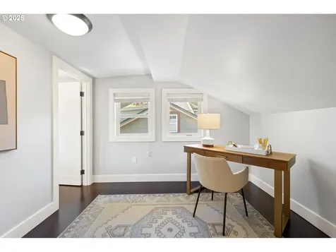 3247 NE Davis Street Portland OR 97232