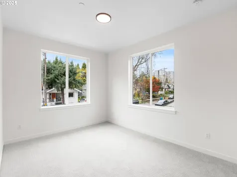 2425 NE Alberta Street Portland OR 97211