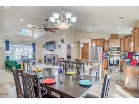 11995 NW Thompson Street Seal Rock OR 97376