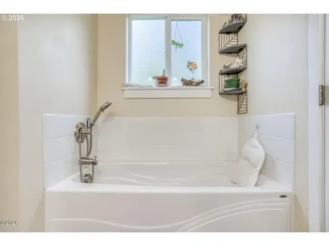 11995 NW Thompson Street Seal Rock OR 97376