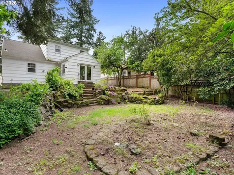 10059 NE Beech Street Portland OR 97220