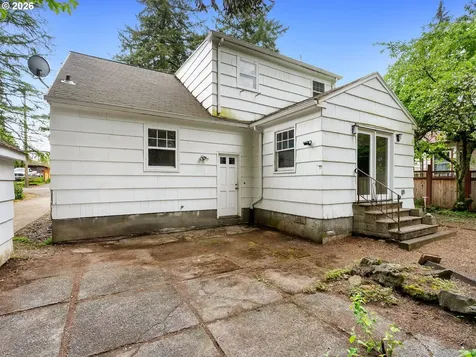 10059 NE Beech Street Portland OR 97220