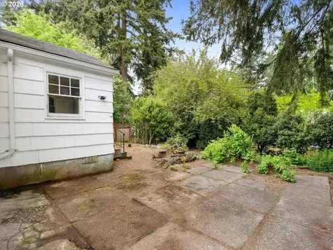 10059 NE Beech Street Portland OR 97220