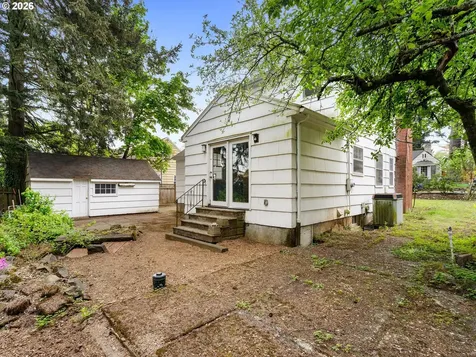 10059 NE Beech Street Portland OR 97220