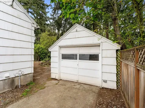 10059 NE Beech Street Portland OR 97220