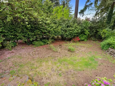 10059 NE Beech Street Portland OR 97220