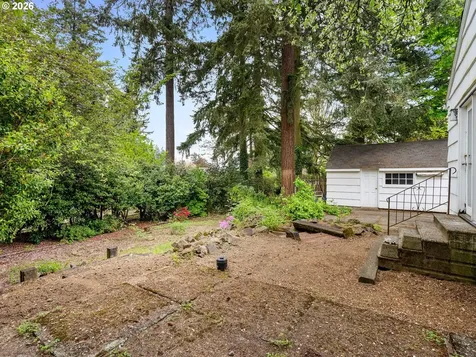 10059 NE Beech Street Portland OR 97220