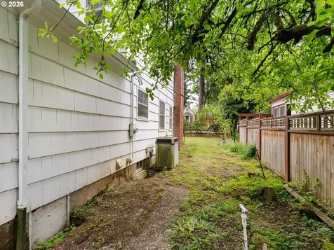 10059 NE Beech Street Portland OR 97220