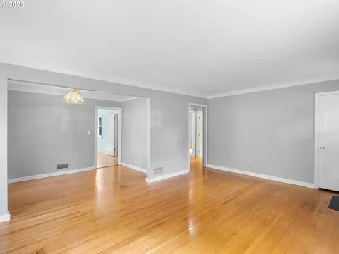 10059 NE Beech Street Portland OR 97220