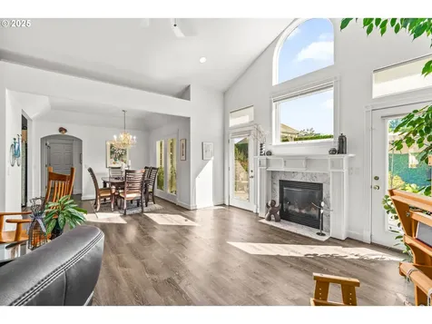 1683 Victorian Way Eugene OR 97401