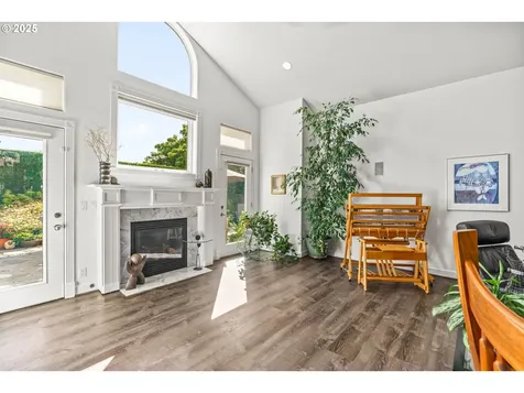1683 Victorian Way Eugene OR 97401