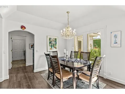 1683 Victorian Way Eugene OR 97401