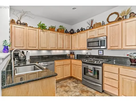 1683 Victorian Way Eugene OR 97401