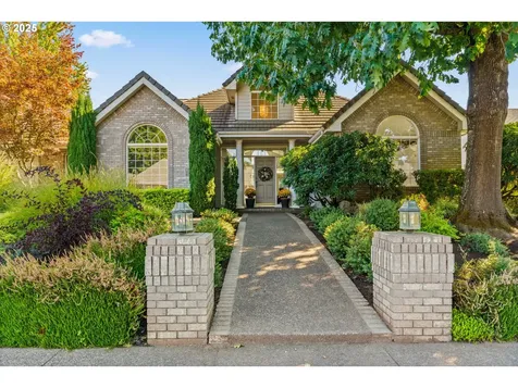 1683 Victorian Way Eugene OR 97401