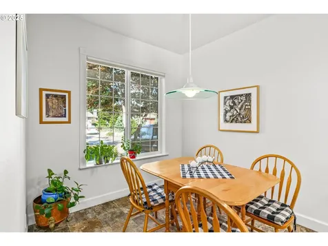 1683 Victorian Way Eugene OR 97401