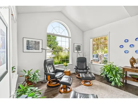 1683 Victorian Way Eugene OR 97401