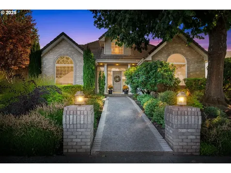 1683 Victorian Way Eugene OR 97401