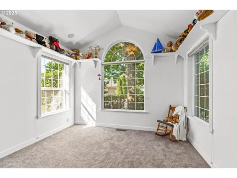 1683 Victorian Way Eugene OR 97401