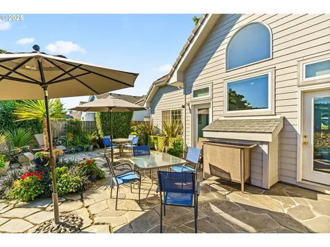 1683 Victorian Way Eugene OR 97401