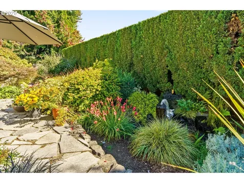 1683 Victorian Way Eugene OR 97401