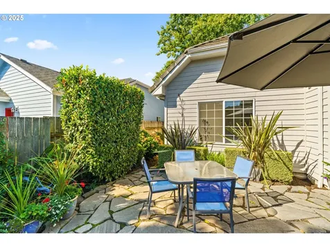 1683 Victorian Way Eugene OR 97401