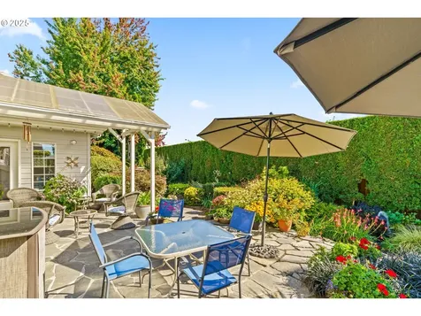 1683 Victorian Way Eugene OR 97401