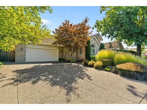 1683 Victorian Way Eugene OR 97401
