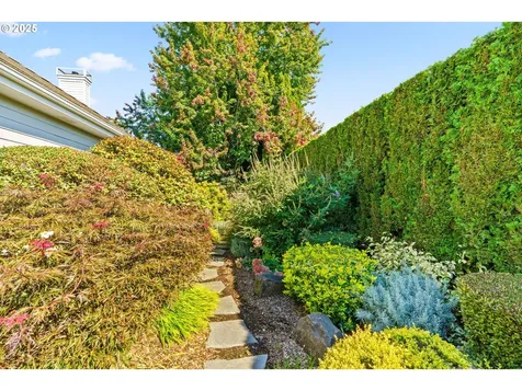 1683 Victorian Way Eugene OR 97401