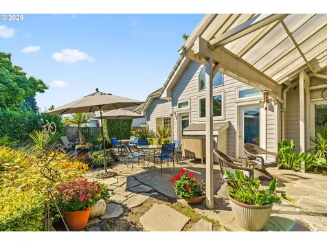 1683 Victorian Way Eugene OR 97401