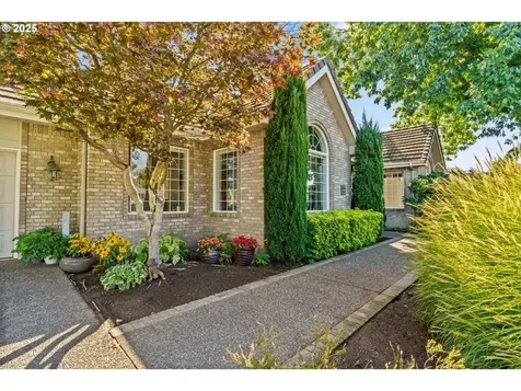 1683 Victorian Way Eugene OR 97401