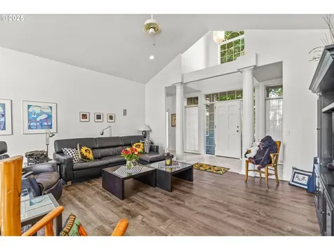 1683 Victorian Way Eugene OR 97401