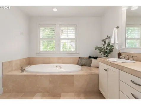 2196 Wood Duck Way Eugene OR 97401