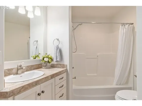 2196 Wood Duck Way Eugene OR 97401