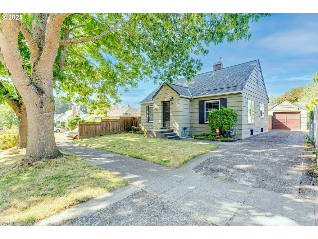 15 SE 86th Avenue Portland OR 97216