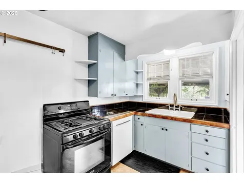 15 SE 86th Avenue Portland OR 97216