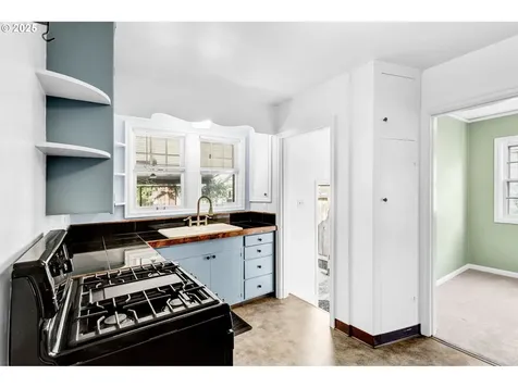 15 SE 86th Avenue Portland OR 97216