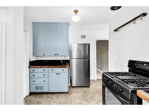 15 SE 86th Avenue Portland OR 97216