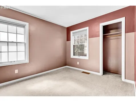 15 SE 86th Avenue Portland OR 97216