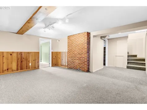 15 SE 86th Avenue Portland OR 97216