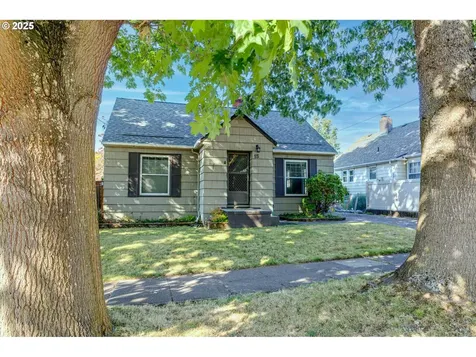 15 SE 86th Avenue Portland OR 97216