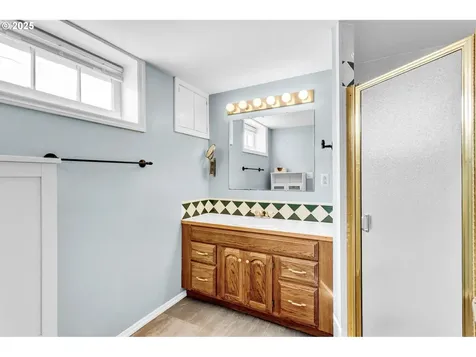 15 SE 86th Avenue Portland OR 97216