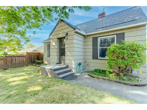 15 SE 86th Avenue Portland OR 97216