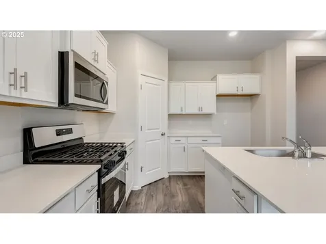 4989 Marr Avenue NE Salem OR 97301